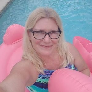 Meet your Posher, Tina